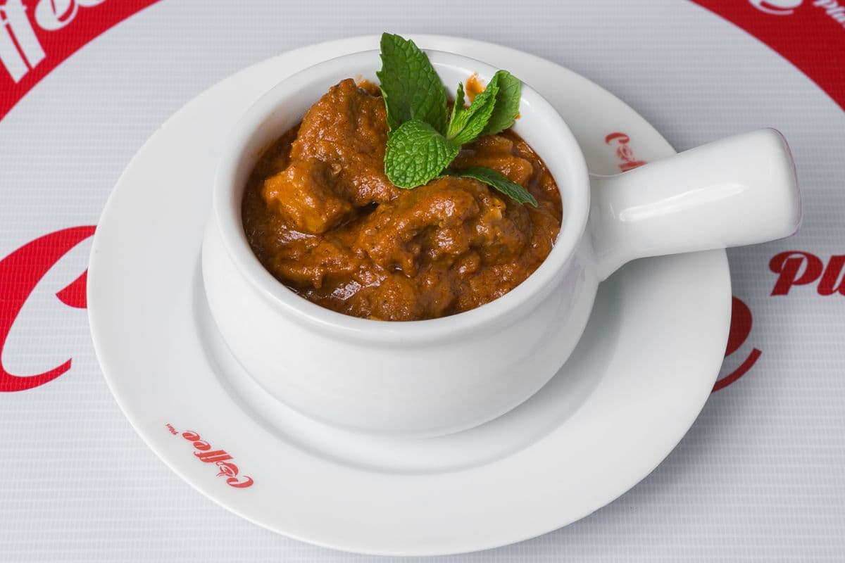 Beef Curry and Rice (Polao) or Naan Bread