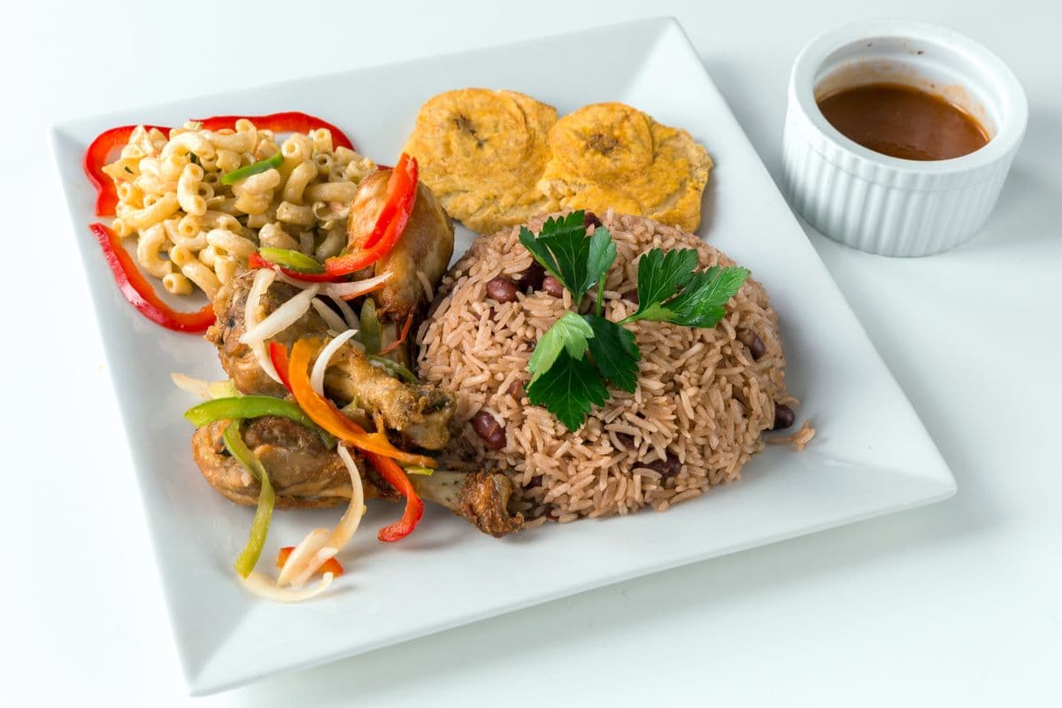 Grand plat de poulet / Large Chicken Dish