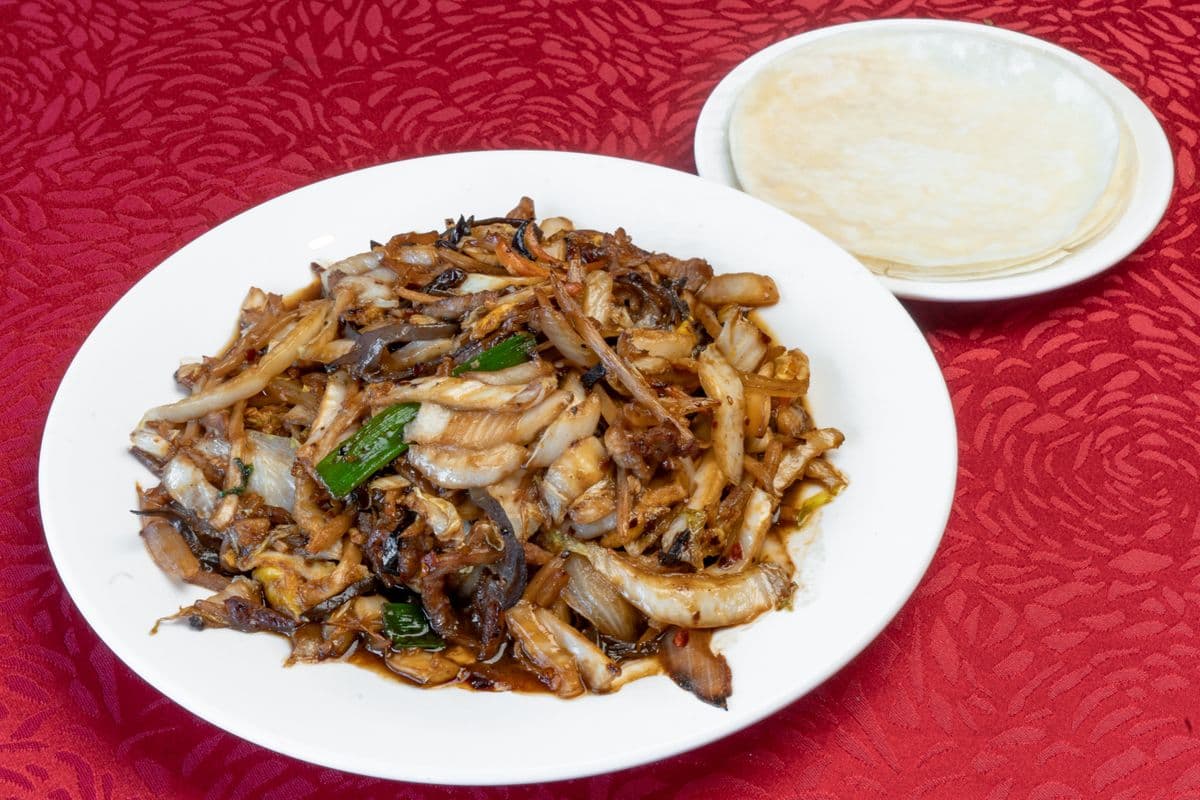 31. Moo She Pork Served with Chinese Pancake