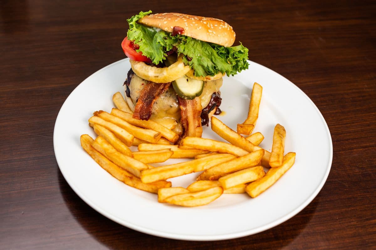 Zesty's Hungry Burger (Lunch)