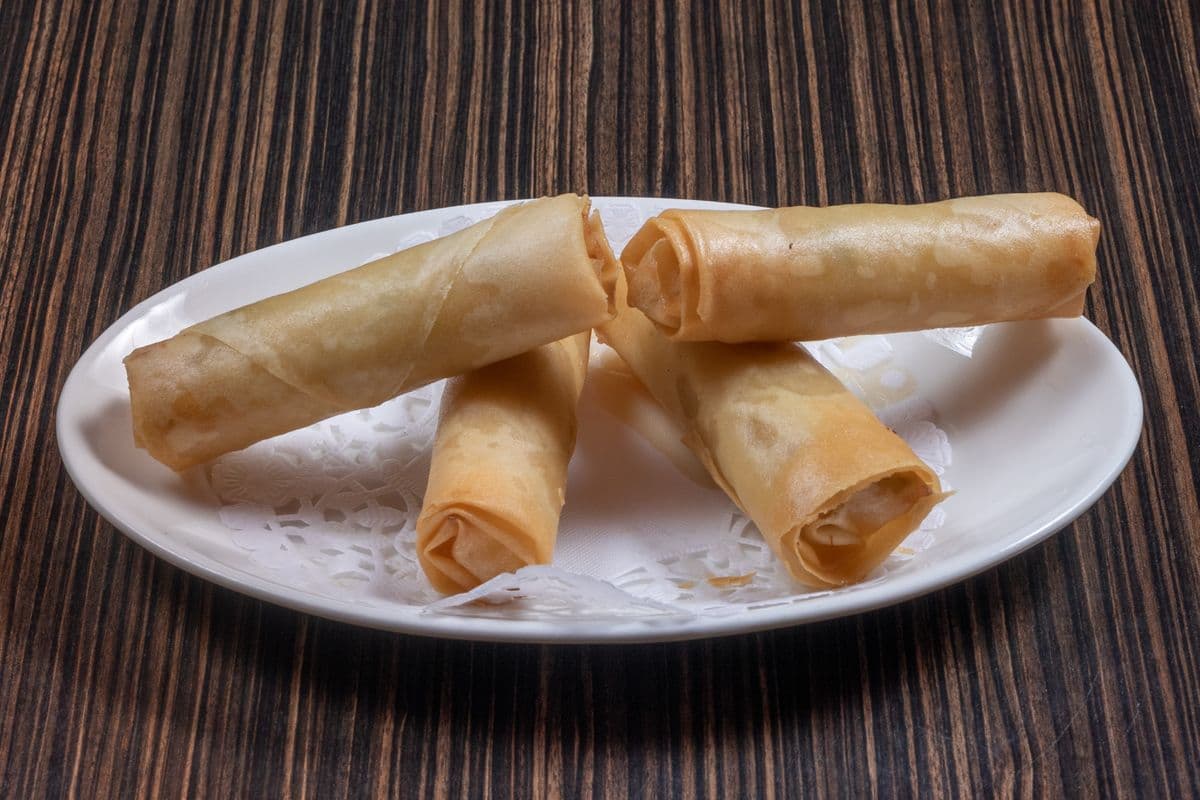 211. Vegetable Spring Rolls (4 pcs)