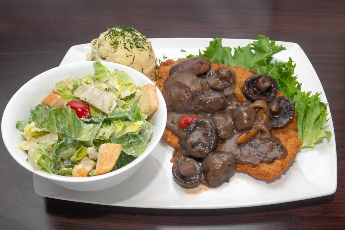 Hunter Schnitzel Dinner