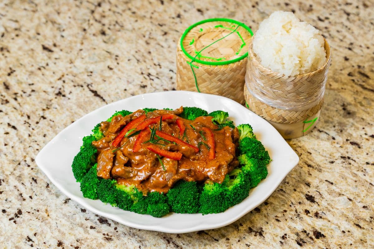 37C. Beef in Spicy Peanut Sauce